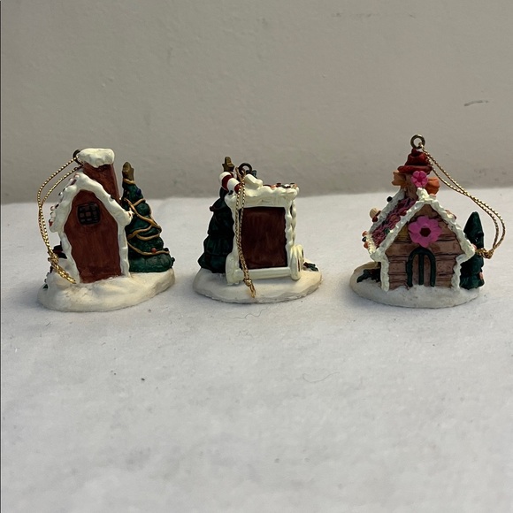 House Of Lloyd Christmas Around The World Sweet Places House Ornaments- Set of 3 - Picture 5 of 11